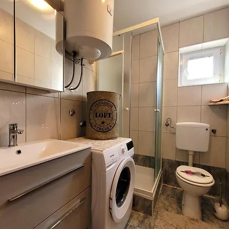 Kauric Apartment *